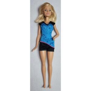 2016 Mattel Barbie Doll Short Blond Hair Millie Face Flat Feet Dressed Outfit